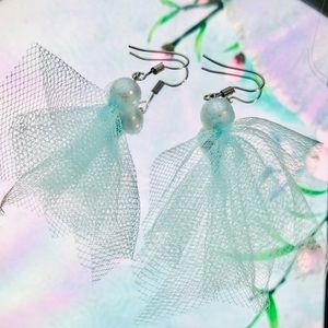 Pearl tulle earrings